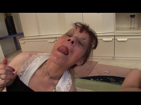 ❤️ Bi amona eta aitona batek hirukotea dute ❌ Porno gurean eu.verhentai.ru ️❤