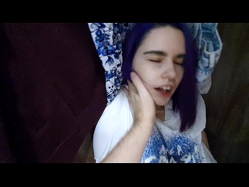 ❤️ Nire ahizpa armairuan aurkitu eta lagundu zion esperma ❌ Porno gurean eu.verhentai.ru ️❤